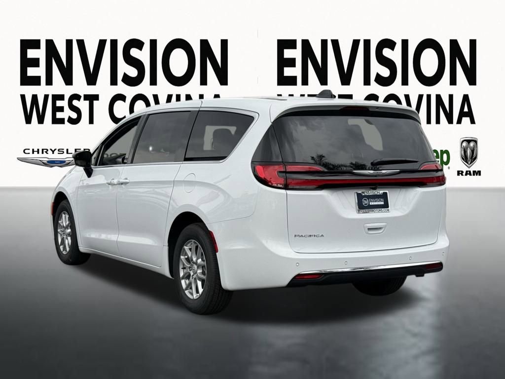 New 2026 Chrysler Pacifica Select image 7