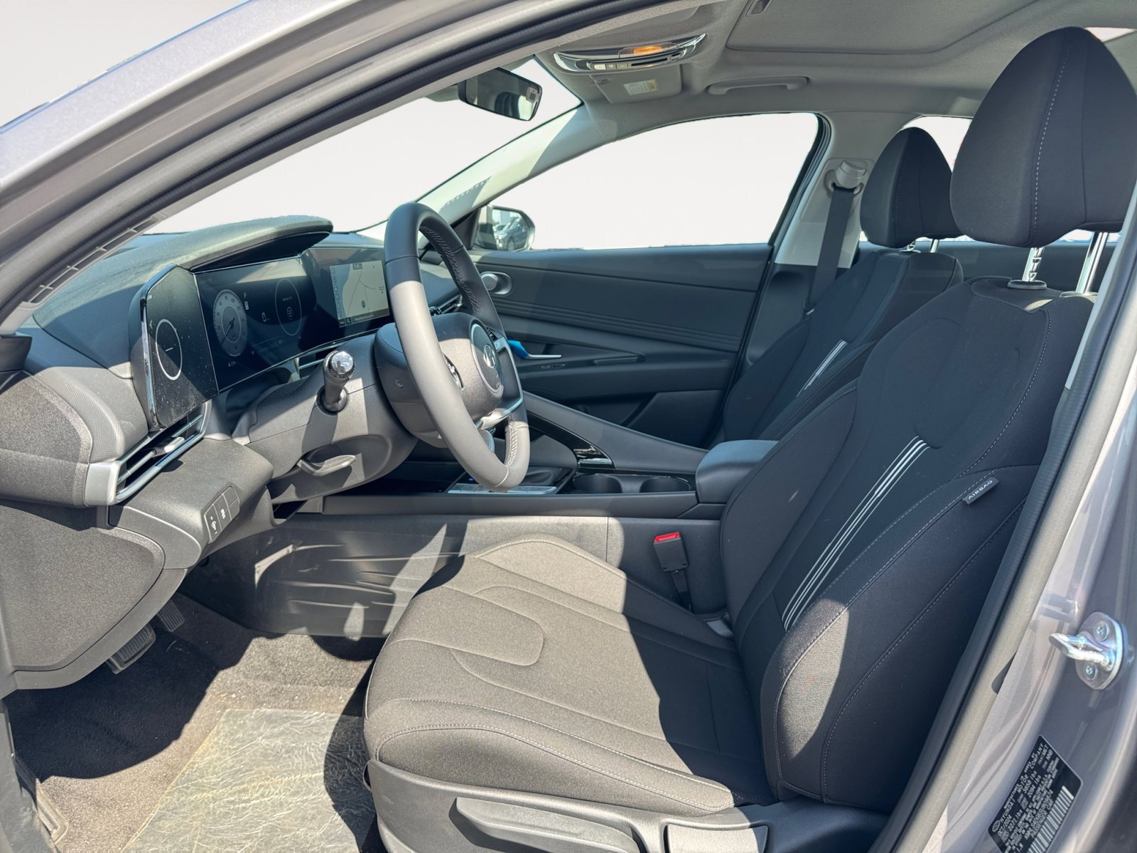 New 2025 Hyundai Elantra SEL image 9