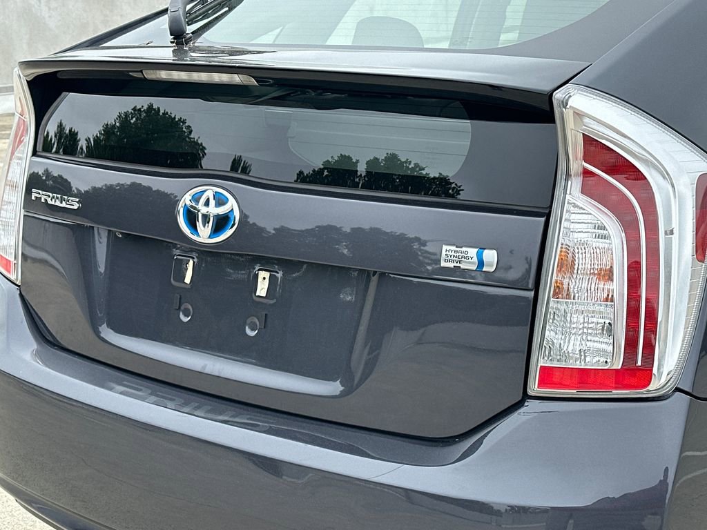 Used 2013 Toyota Prius Three w/ Preferred Accessory Pkg FWD image 5
