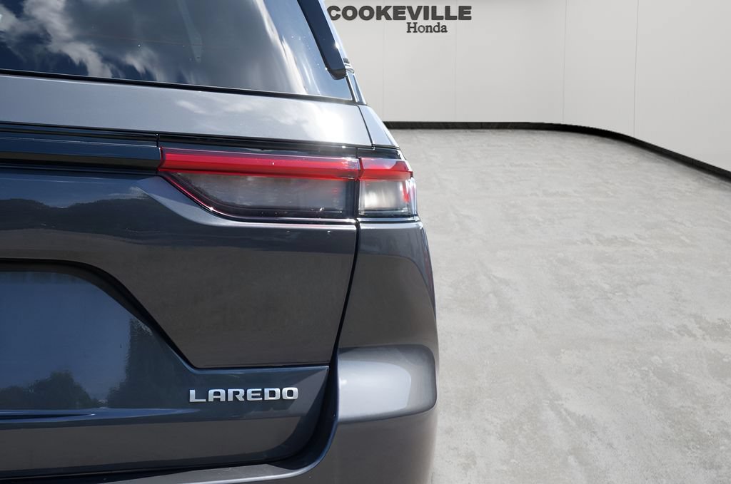 Used 2024 Jeep Grand Cherokee Laredo AWD/4WD image 7