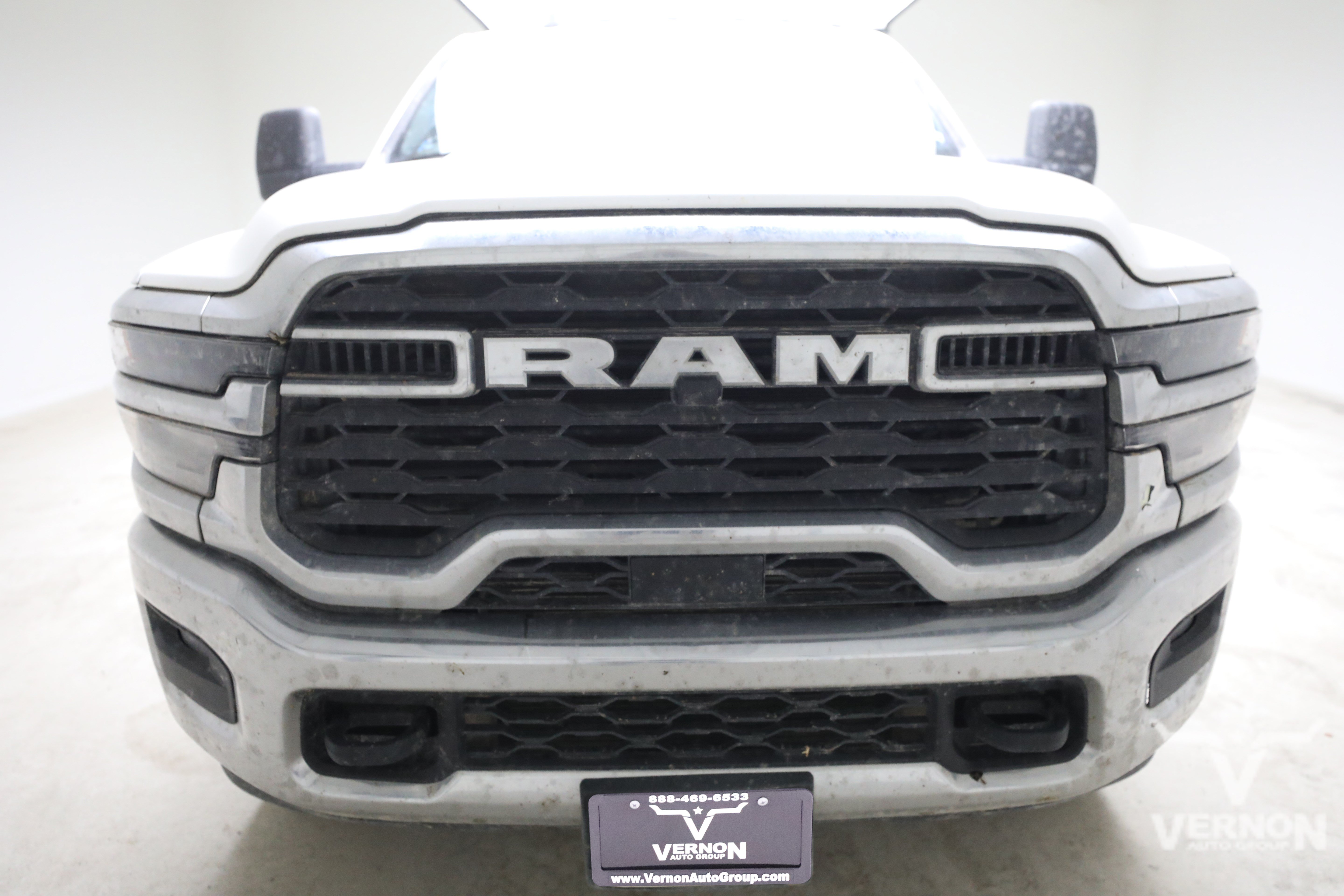 Used 2025 RAM 2500 Tradesman w/ Chrome Appearance Group AWD/4WD image 8