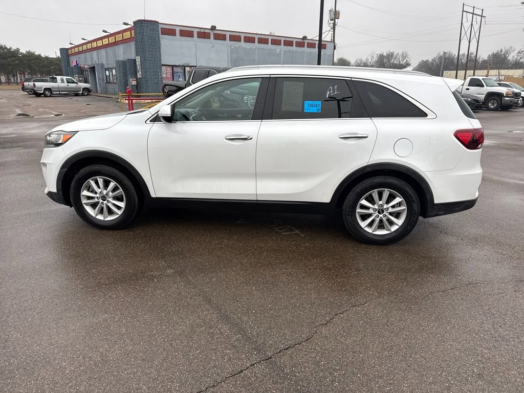 Used 2019 Kia Sorento LX w/ LX Convenience Package image 4