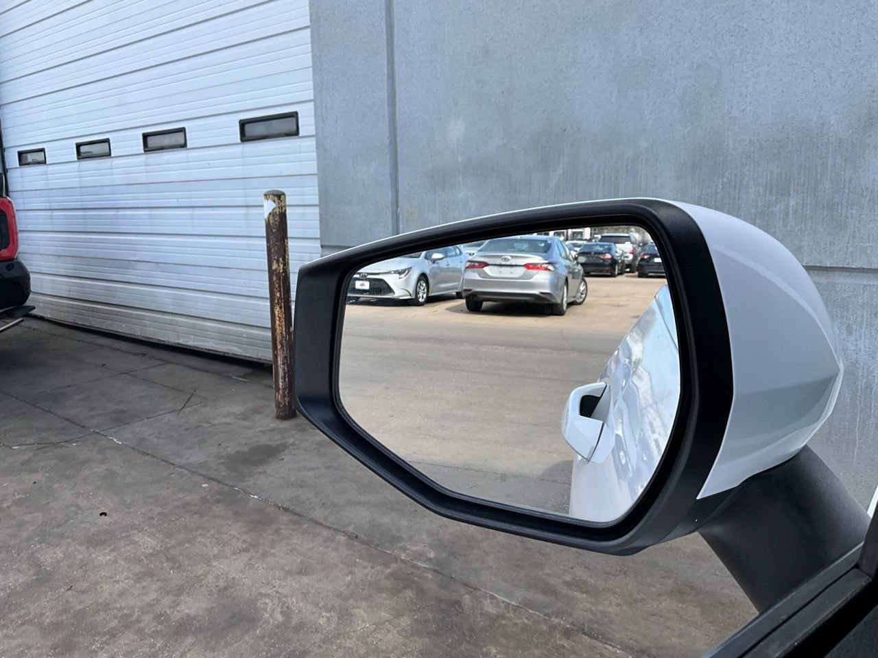 Used 2025 Kia Sportage LX image 18