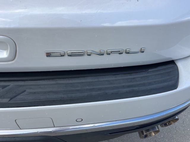 Used 2021 GMC Yukon XL Denali w/ Denali Premium Package image 8