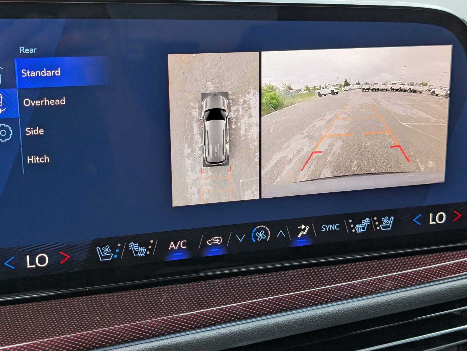 New 2026 Chevrolet Traverse RS image 7