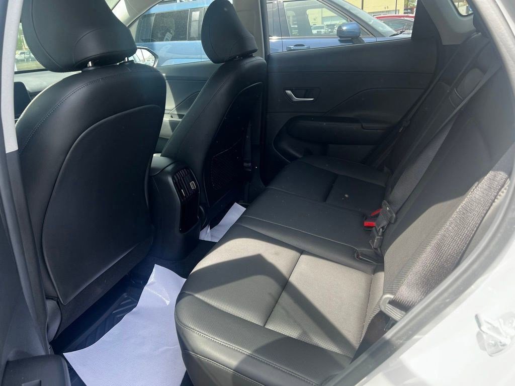 Certified 2025 Hyundai Kona Limited AWD/4WD image 12