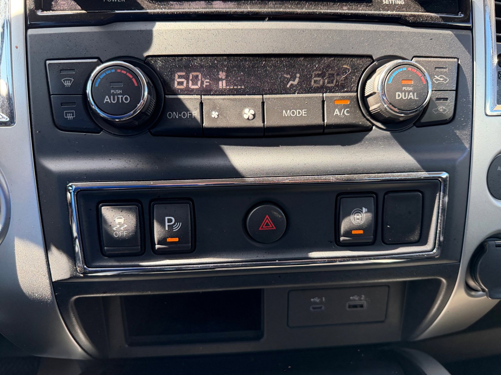 Used 2021 Nissan Titan SV w/ SV Convenience Package RWD image 22