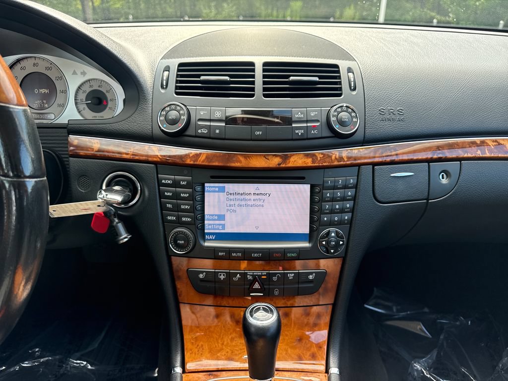 Used 2008 Mercedes-Benz E 350 4MATIC Sedan image 18