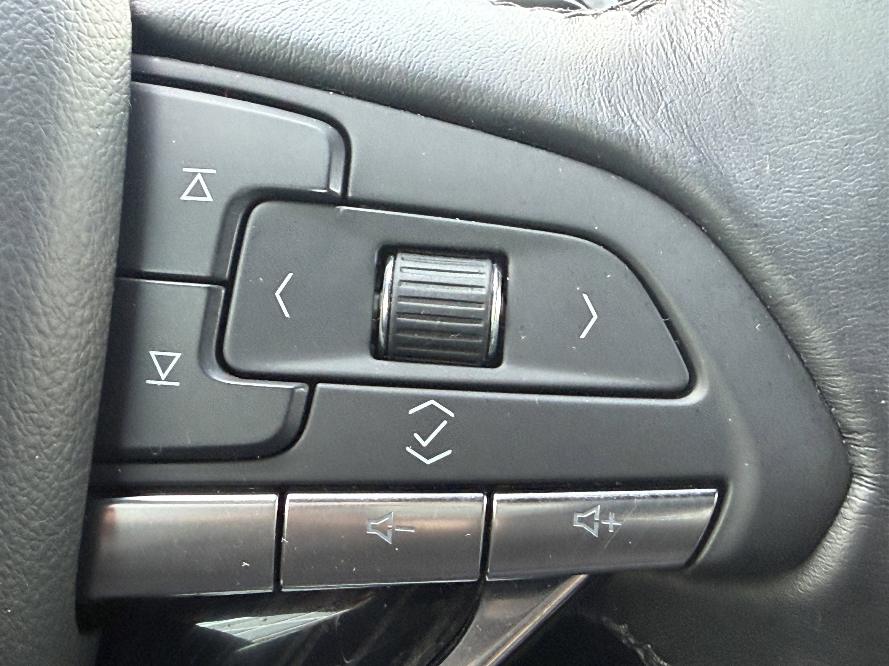 Used 2022 Cadillac XT6 Premium Luxury w/ Technology Package AWD/4WD image 36