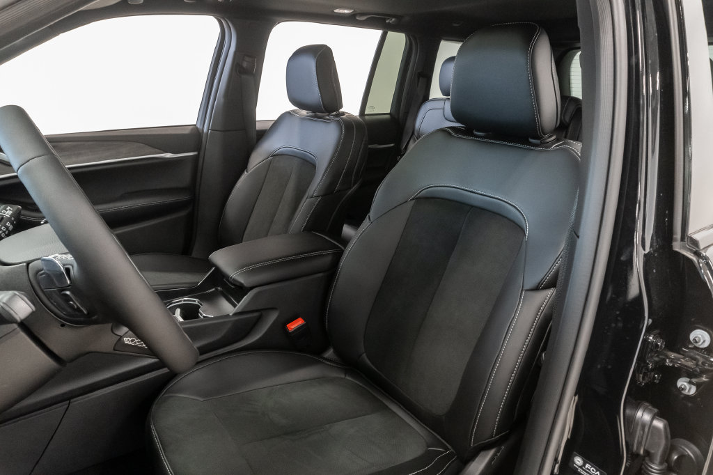New 2026 Jeep Grand Cherokee Altitude AWD/4WD image 10