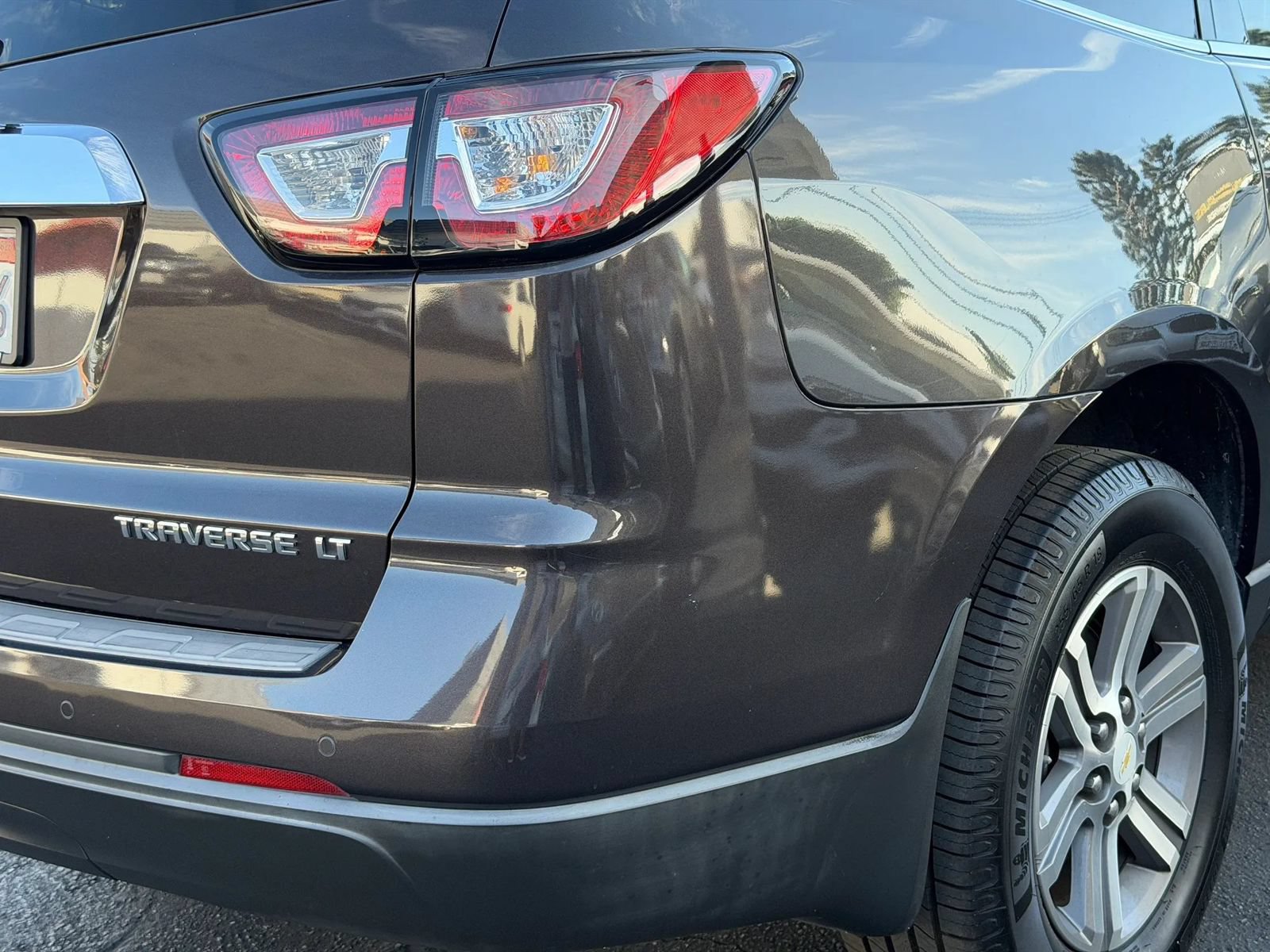 Used 2015 Chevrolet Traverse LT FWD image 21