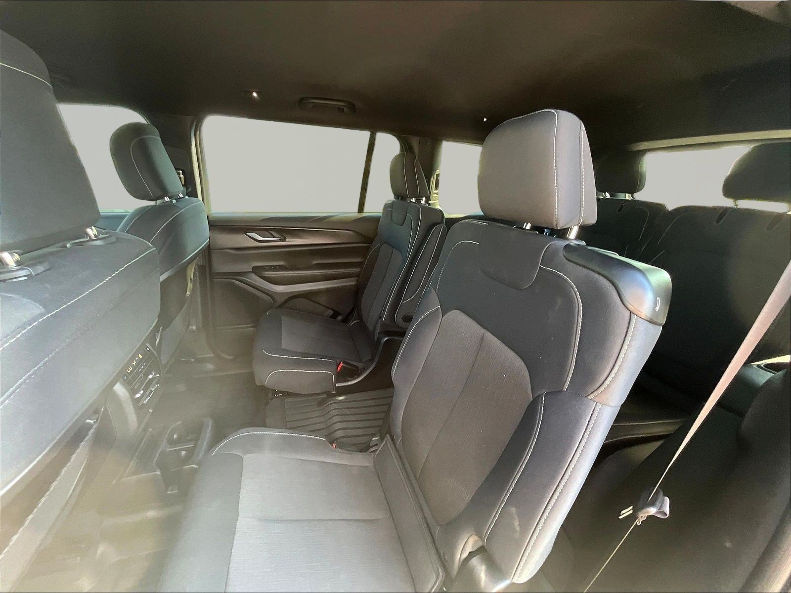 Used 2024 Jeep Grand Cherokee L Laredo AWD/4WD image 22