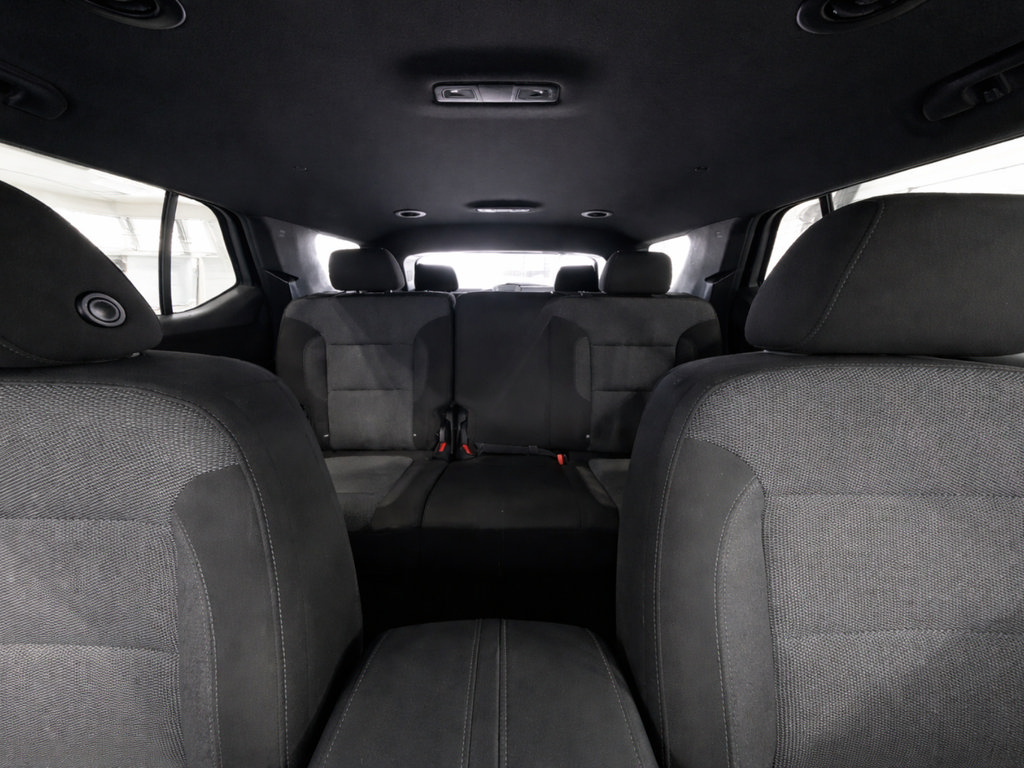 Used 2023 Chevrolet Traverse LT FWD image 13