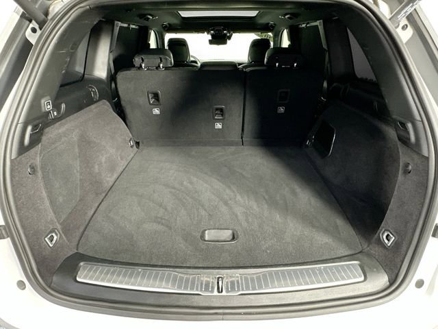 Used 2022 Jeep Grand Cherokee Overland w/ Luxury Tech Group IV AWD/4WD image 35