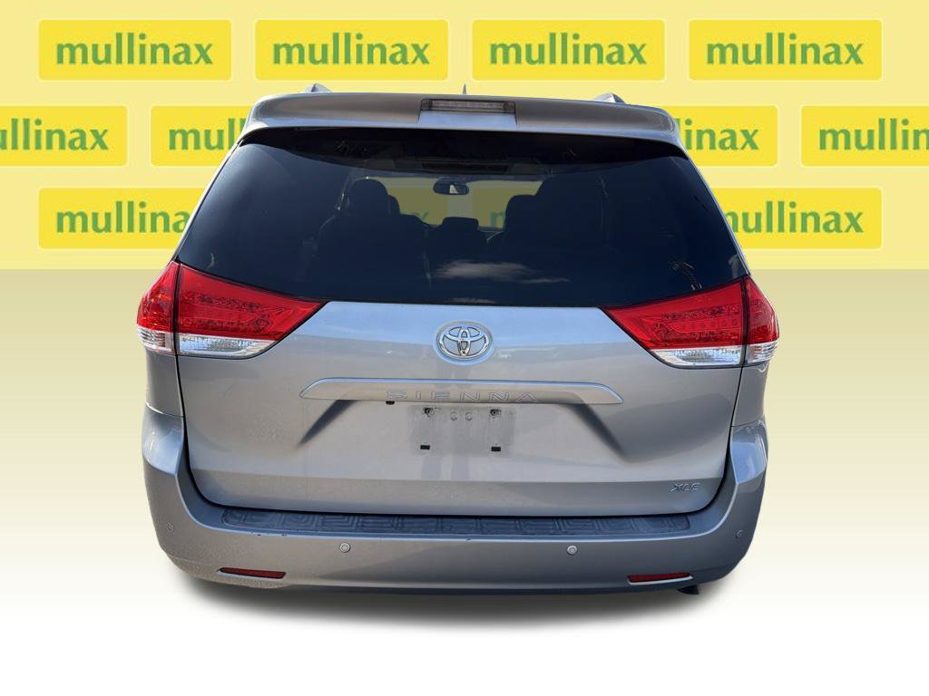 Used 2011 Toyota Sienna XLE w/ Premium Pkg FWD image 9