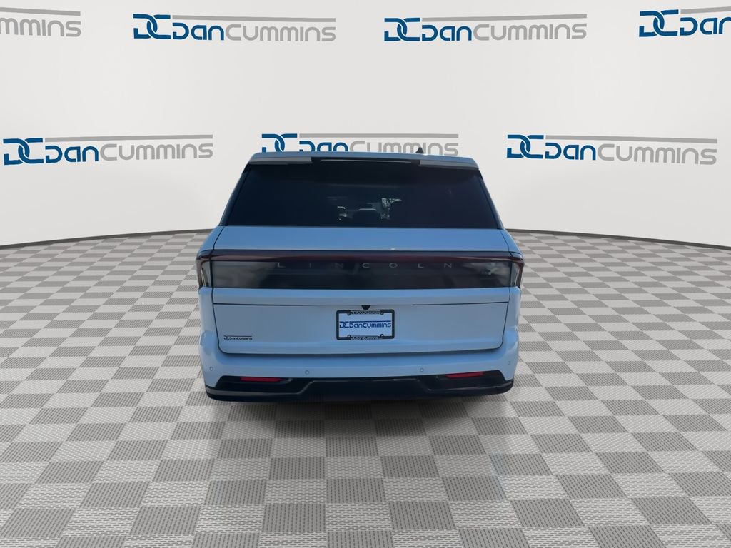 New 2026 Lincoln Navigator L Reserve w/ Jet Appearance Package image 7