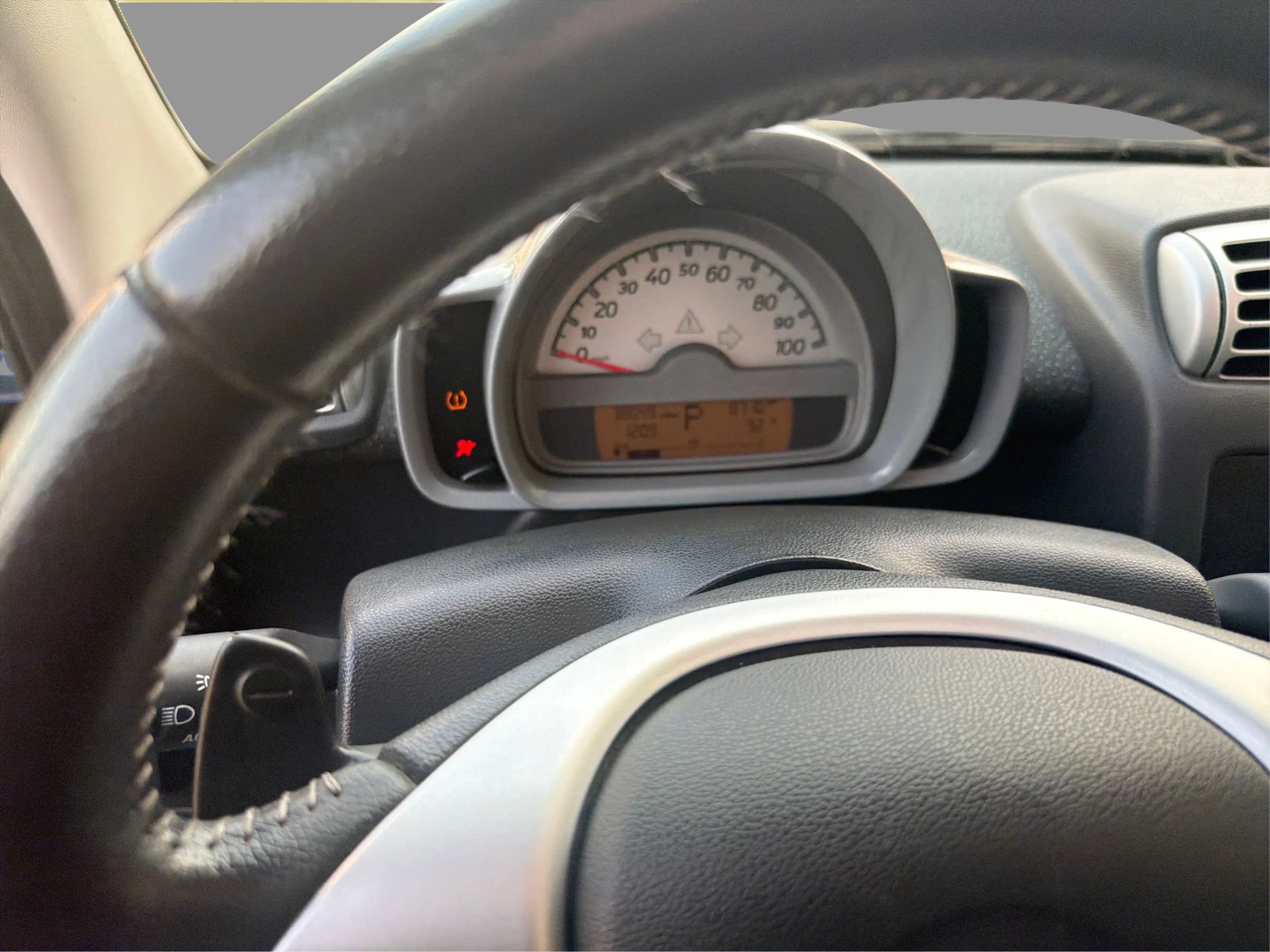 Used 2009 smart fortwo passion RWD image 20