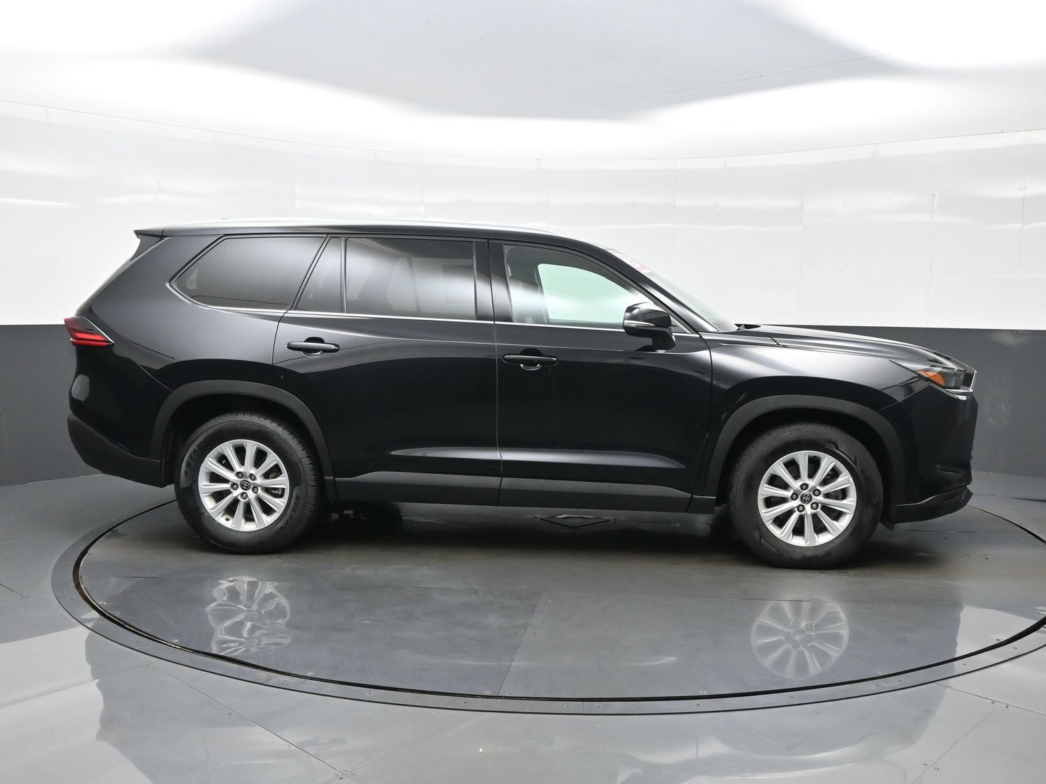 Used 2025 Toyota Grand Highlander AWD image 7