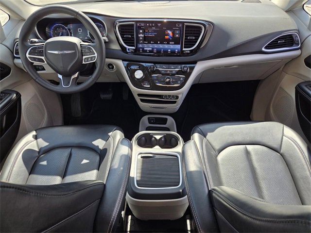 Certified 2023 Chrysler Pacifica Touring-L image 18