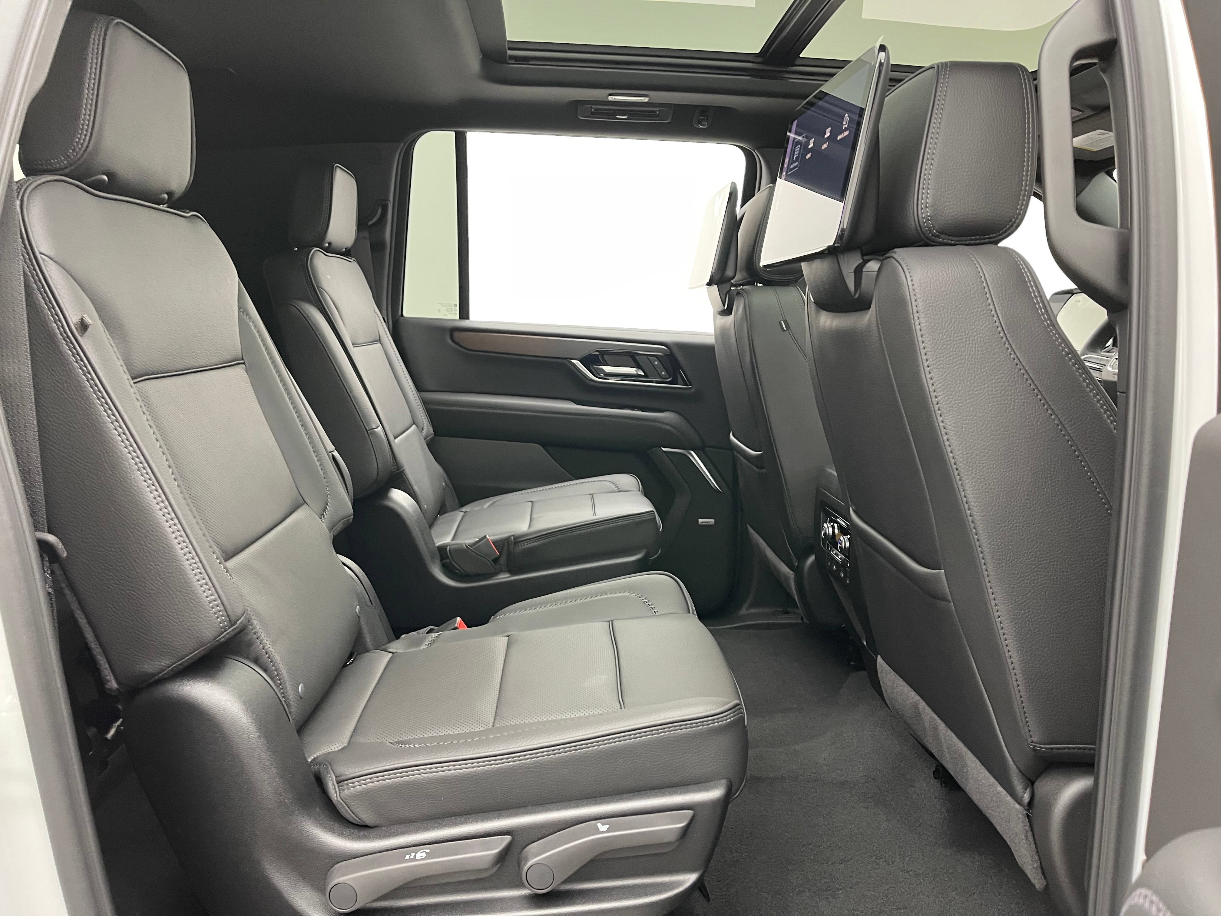 New 2026 GMC Yukon XL Denali w/ Denali Reserve Package AWD/4WD image 44
