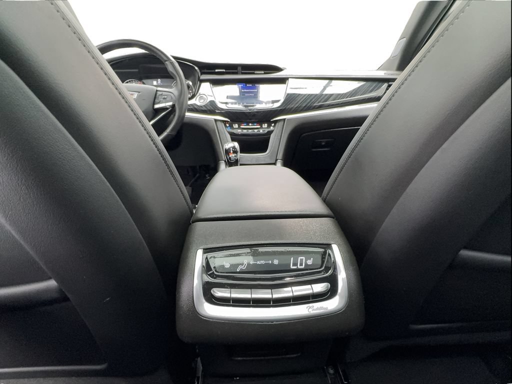 Used 2025 Cadillac XT6 Premium Luxury AWD/4WD image 43