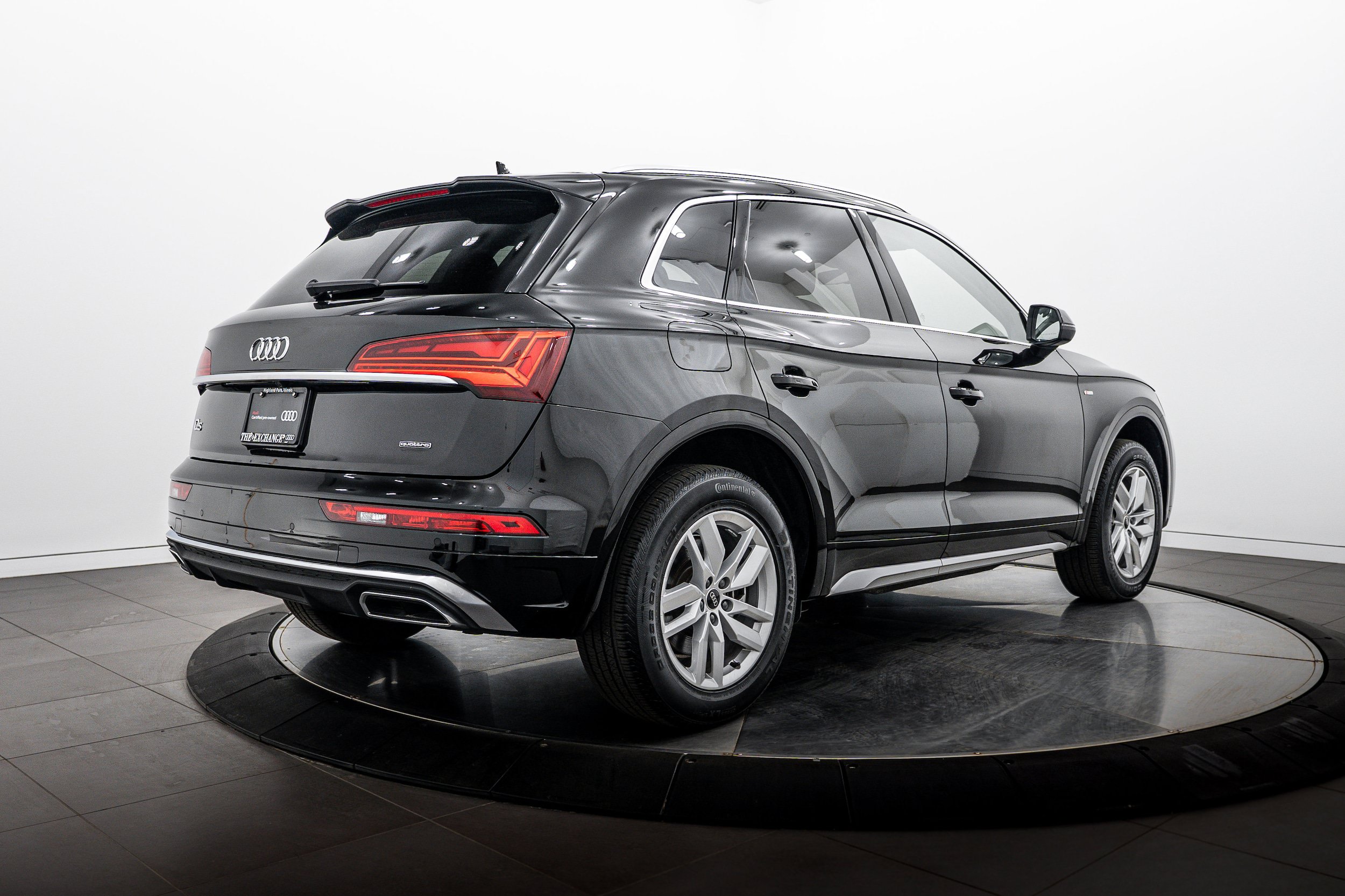 Certified 2023 Audi Q5 2.0T Premium w/ Convenience Package AWD/4WD image 4