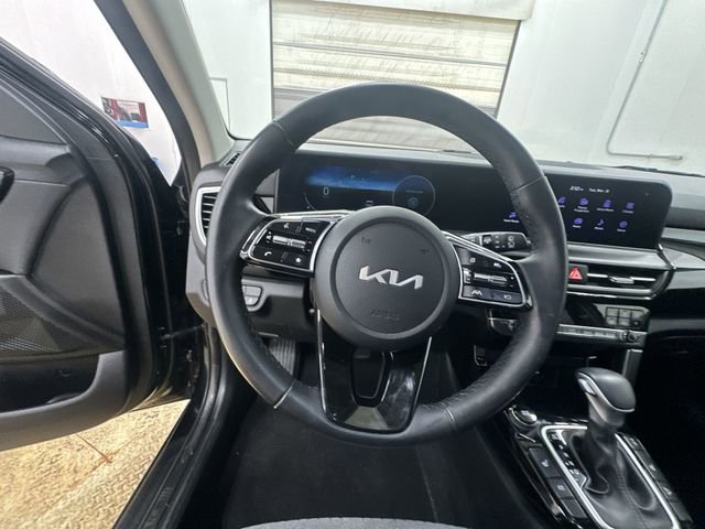 Certified 2025 Kia Seltos X-Line AWD/4WD image 12