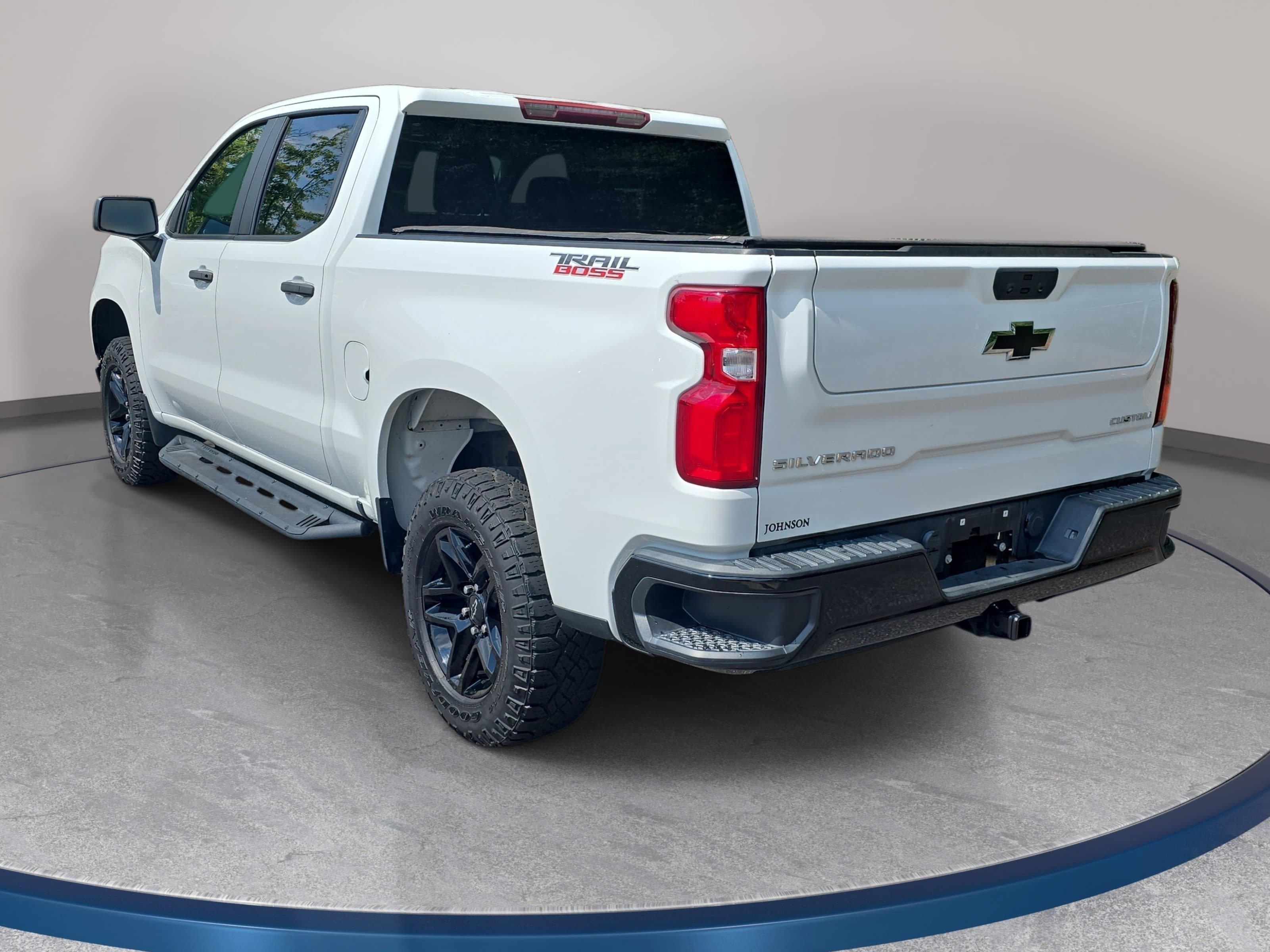 Used 2022 Chevrolet Silverado 1500 Custom Trail Boss w/ Safety Confidence Package AWD/4WD image 7
