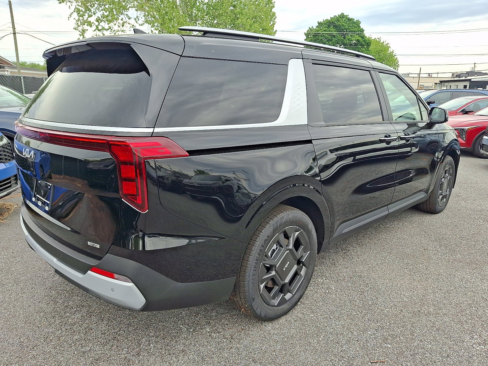 New 2026 Kia Carnival EX FWD image 3