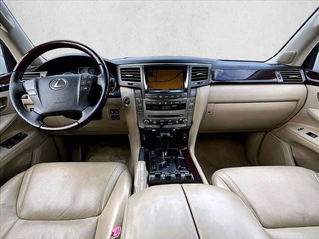 Used 2011 Lexus LX 570 4WD w/ Luxury Pkg w/Pre-crash image 15