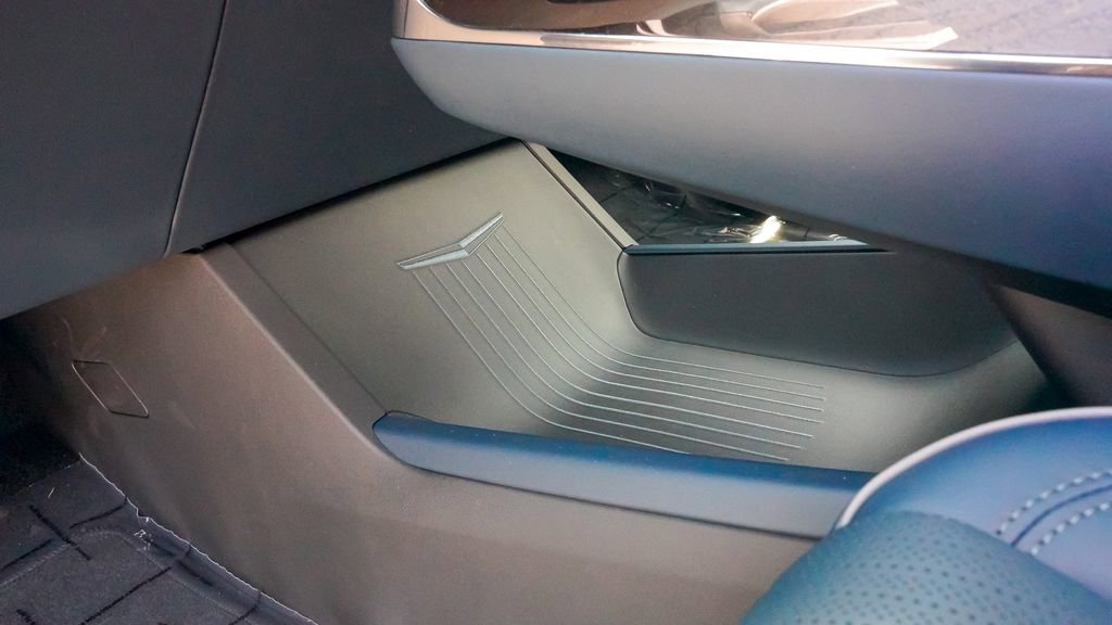 New 2025 Cadillac Escalade IQ Luxury 2 image 27