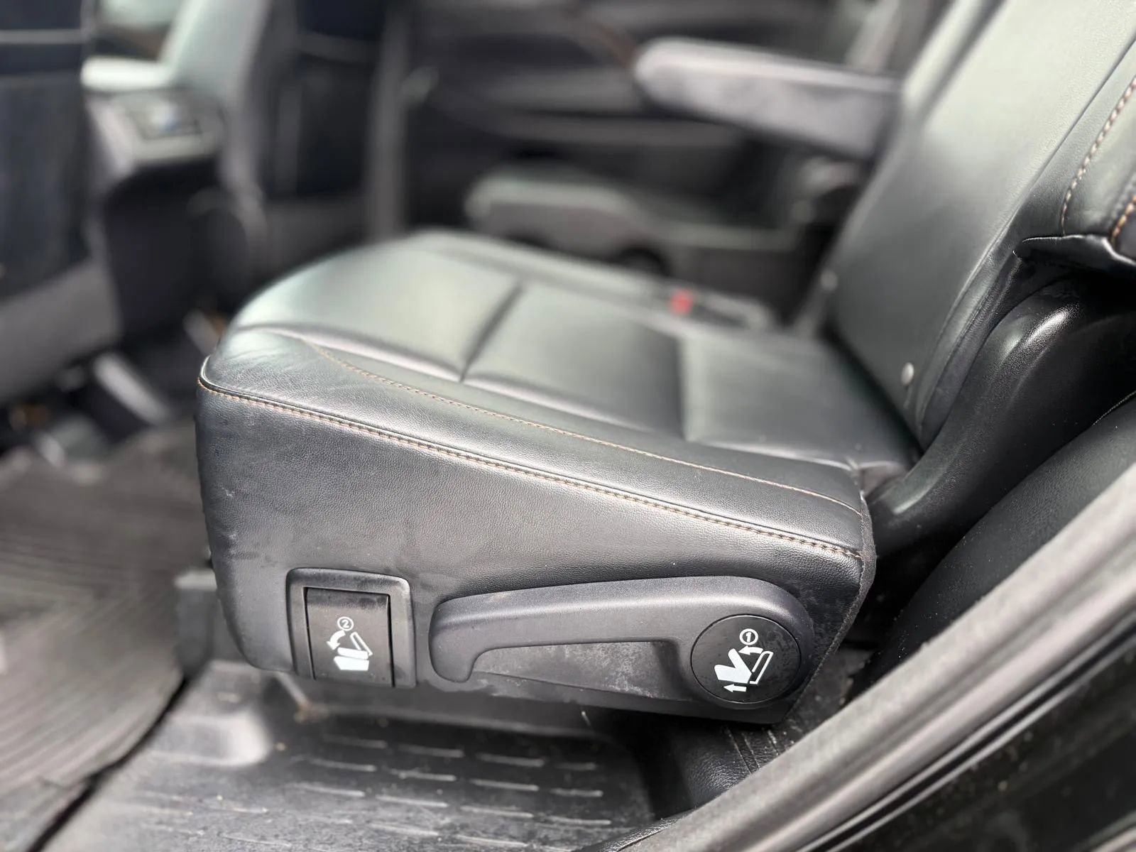 Used 2015 Toyota Highlander XLE image 12