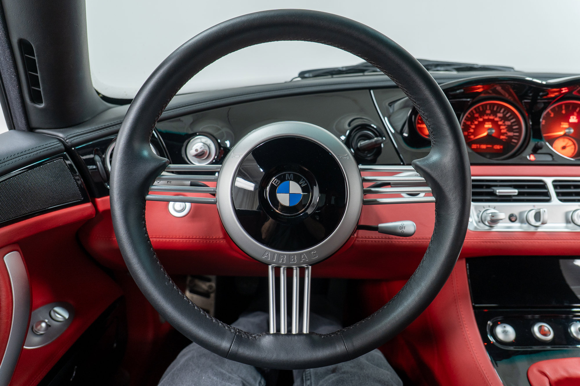 Used 2002 BMW Z8 RWD image 20