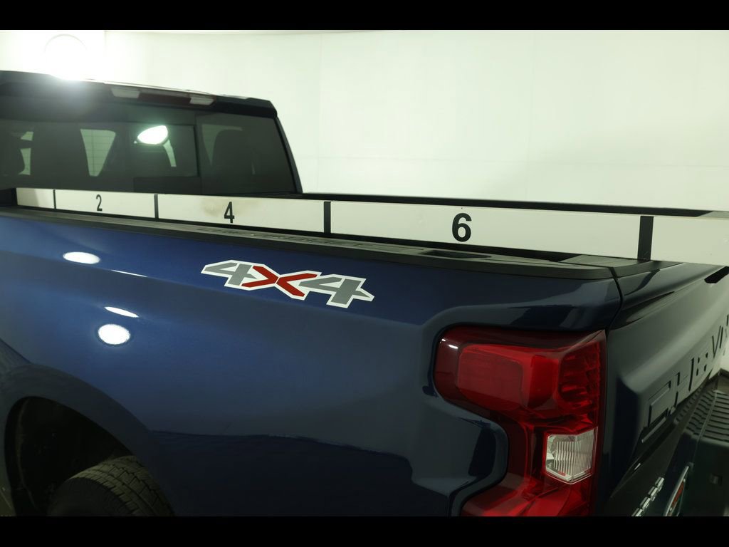 Used 2023 Chevrolet Silverado 1500 LT w/ Convenience Package II AWD/4WD image 13