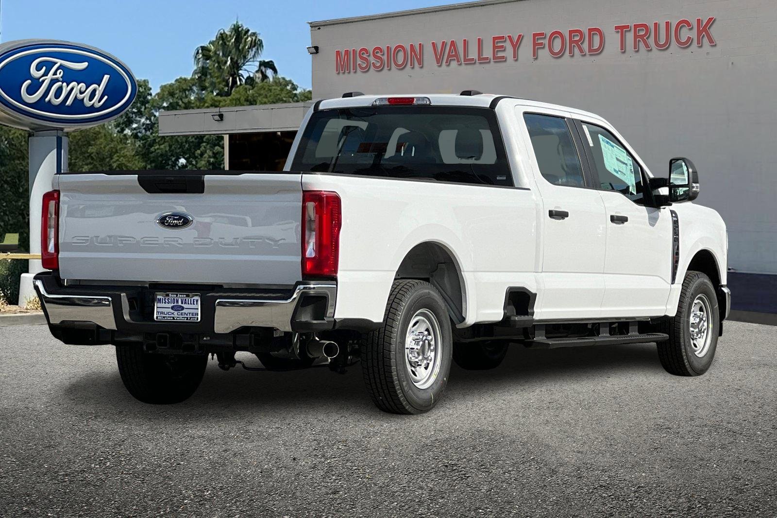 New 2026 Ford F250 XL w/ XL Chrome Package image 4