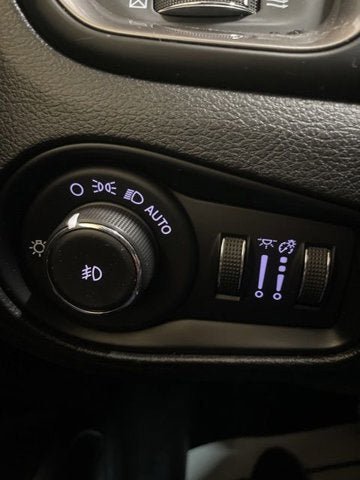 Used 2021 Jeep Renegade Limited AWD/4WD image 14