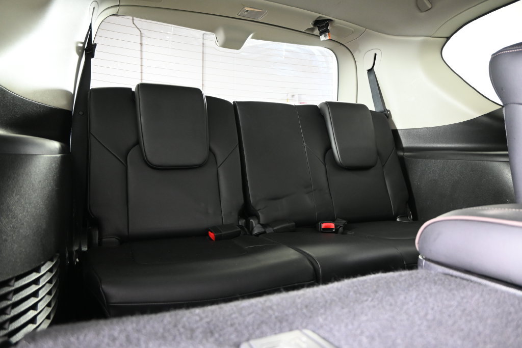 Used 2024 Nissan Armada Platinum w/ Captain's Chairs Package AWD/4WD image 17