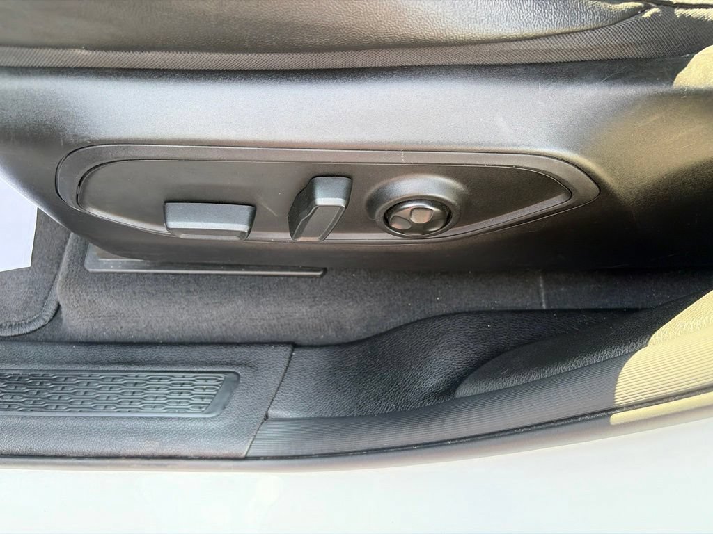 Used 2025 Jeep Grand Cherokee Altitude AWD/4WD image 24