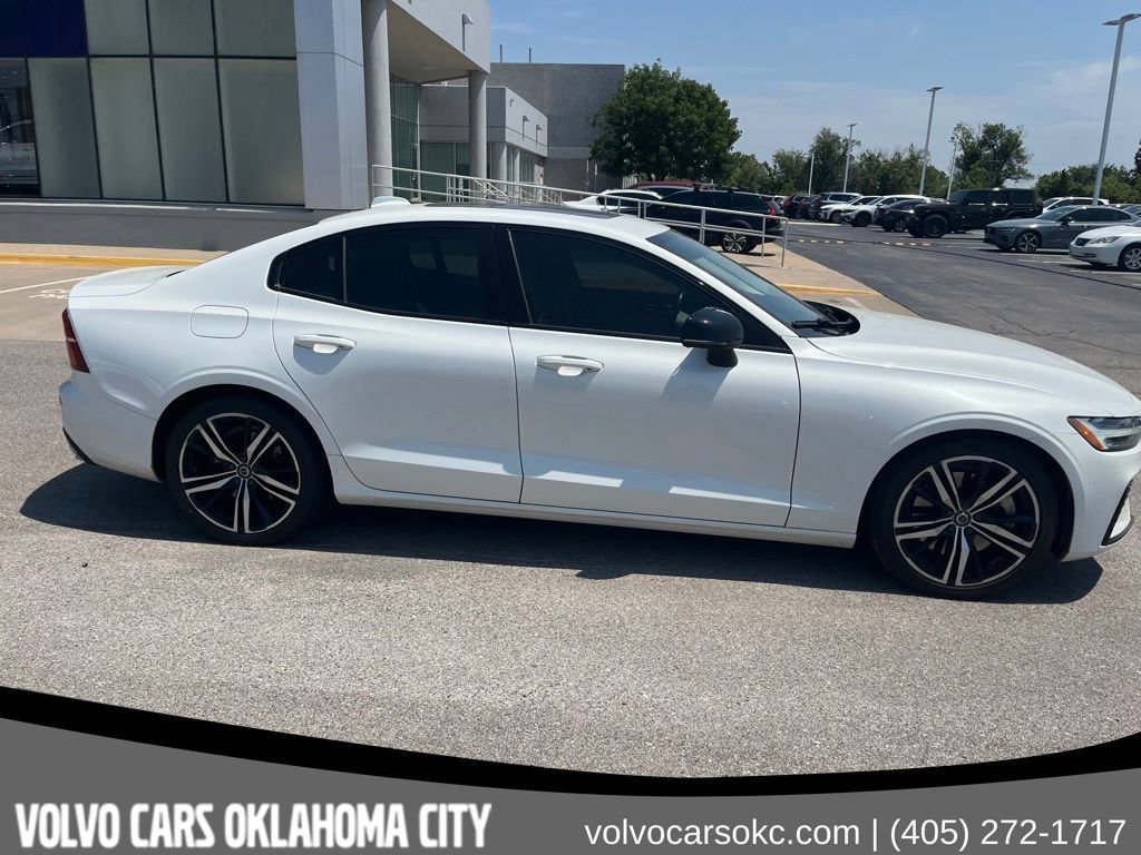Used 2022 Volvo S60 T8 R-Design Expression w/ Premium Package AWD/4WD image 4