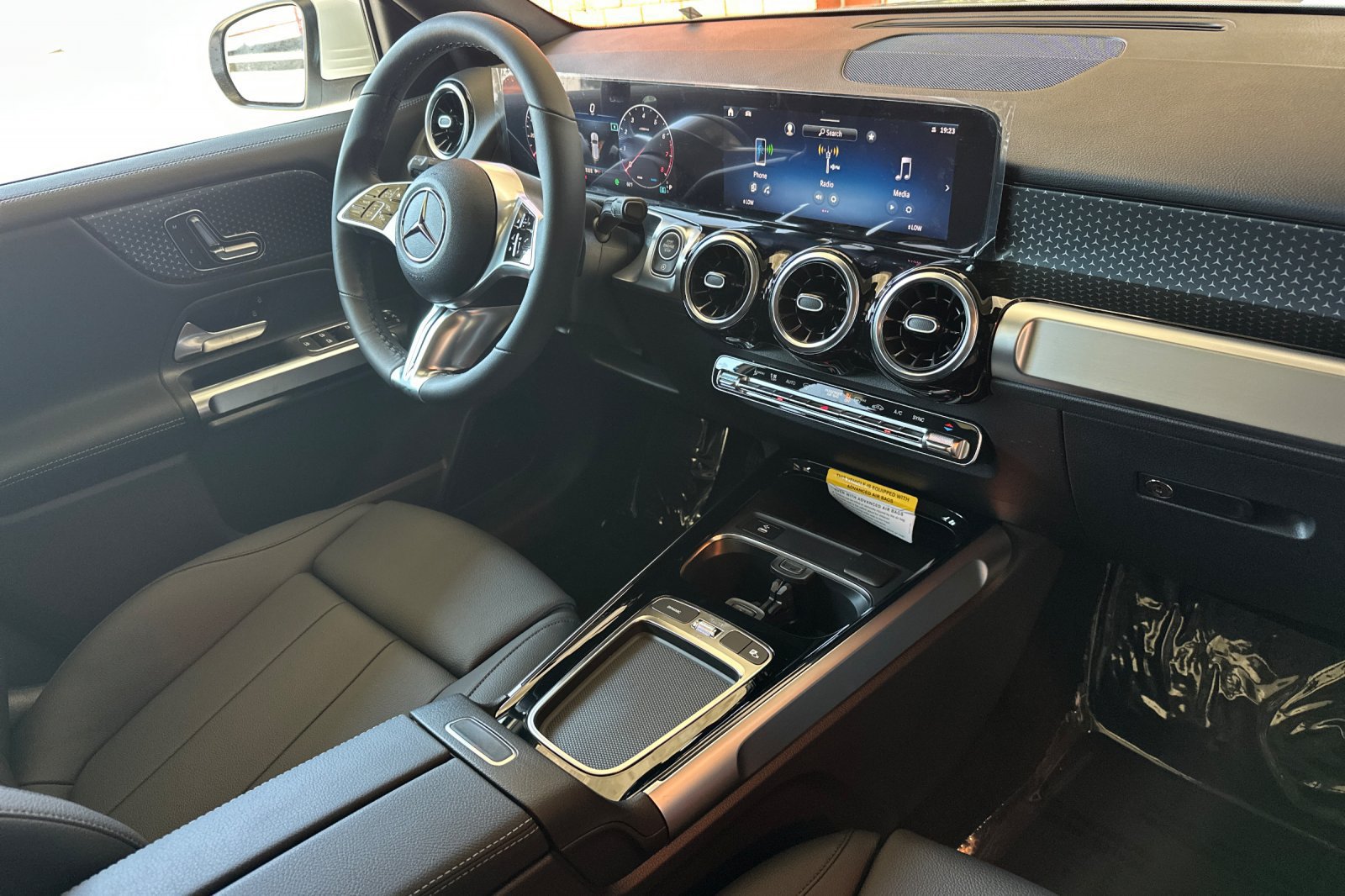 New 2026 Mercedes-Benz GLB 250 image 16
