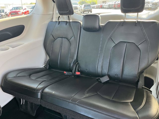 Used 2021 Chrysler Voyager Lxi FWD image 16