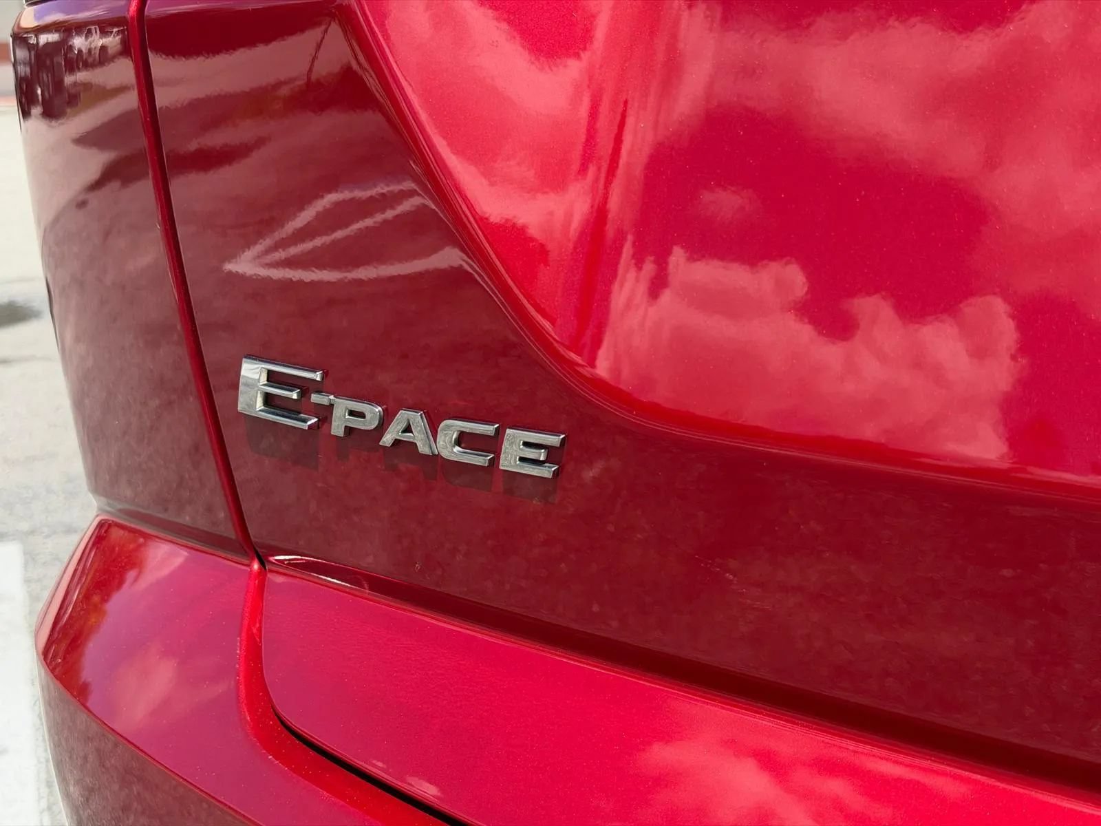 Used 2019 Jaguar E-PACE R-Dynamic HSE AWD/4WD image 45