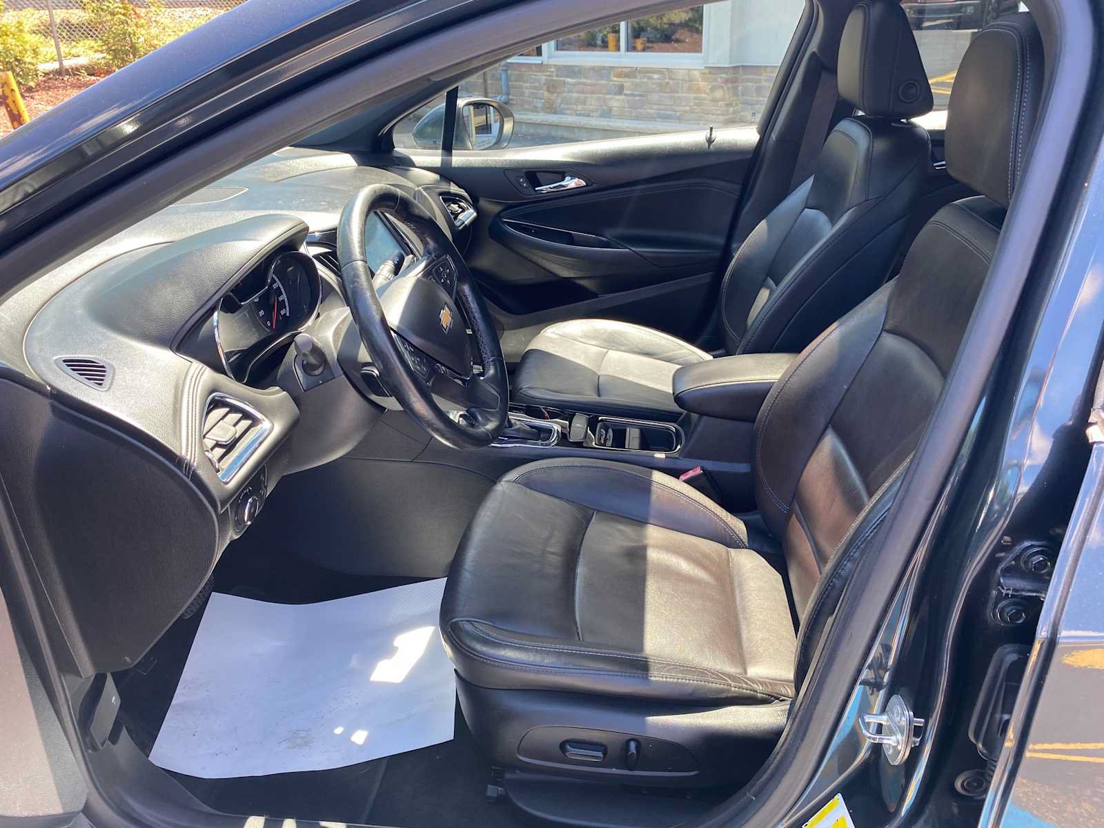 Used 2017 Chevrolet Cruze Premier FWD image 9