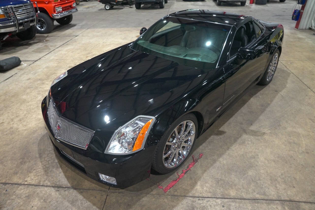 Used 2008 Cadillac XLR V RWD image 29