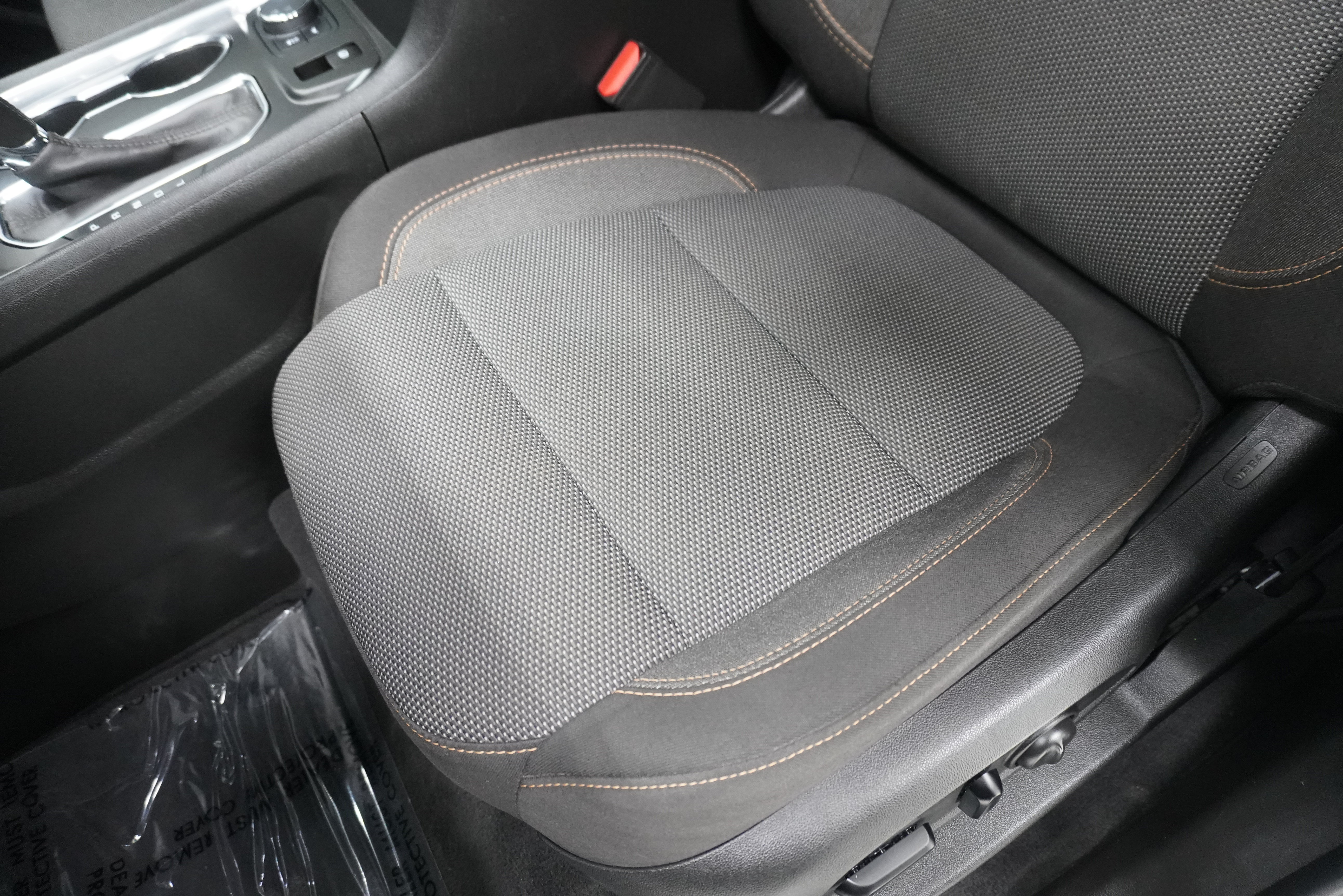 Used 2020 Chevrolet Traverse LT FWD image 12