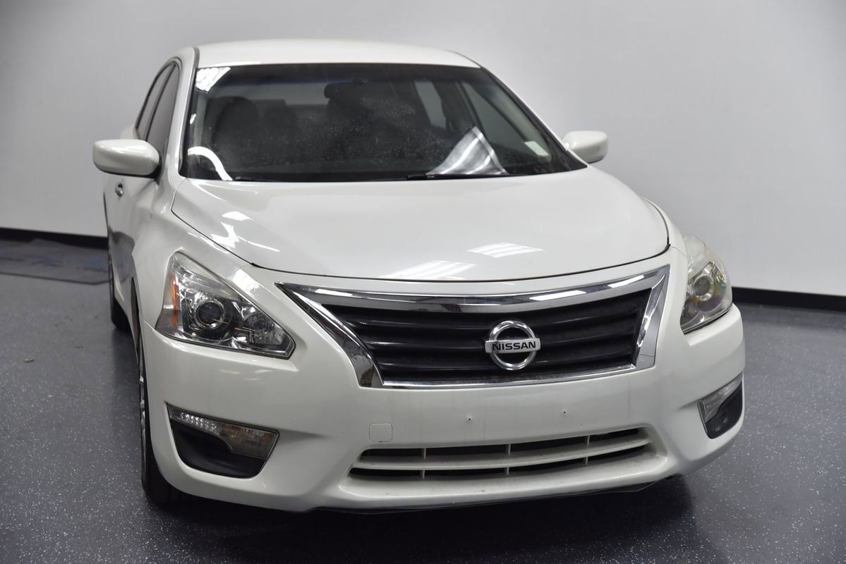 Used 2013 Nissan Altima 2.5 S image 2