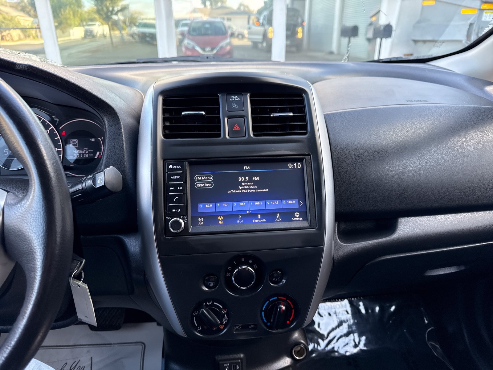 Used 2019 Nissan Versa Note SV FWD image 18