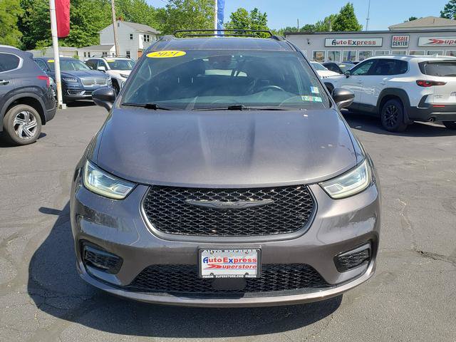 Used 2021 Chrysler Pacifica Touring-L w/ S Appearance Package FWD video 2