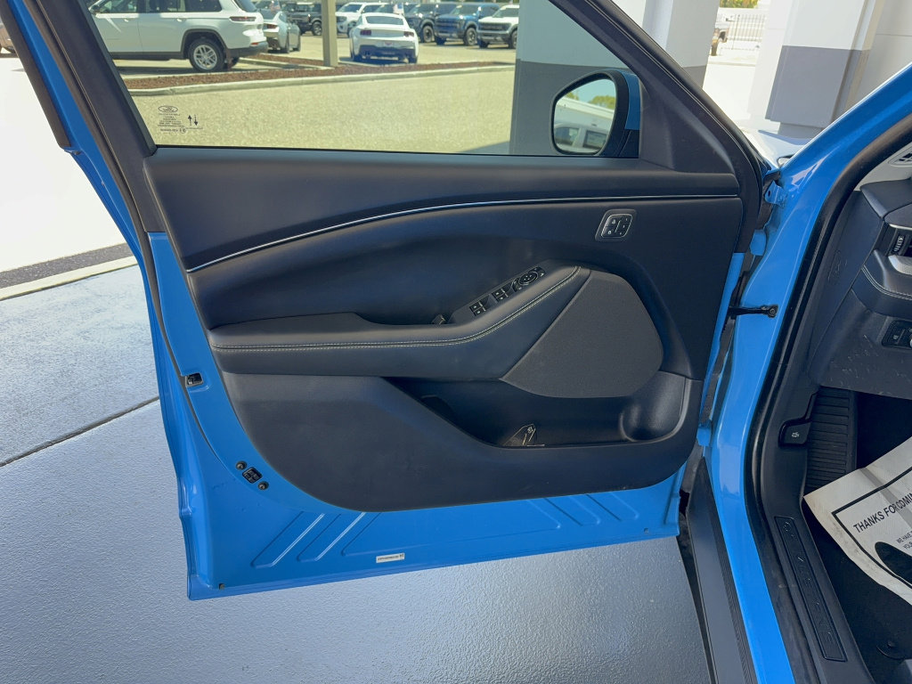 Certified 2022 Ford Mustang Mach-E Select w/ Comfort/Technology Package RWD image 8