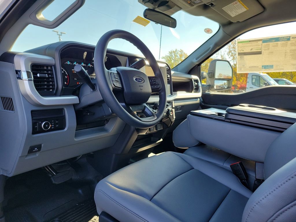 New 2026 Ford F350 XL w/ XL Chrome Package image 22